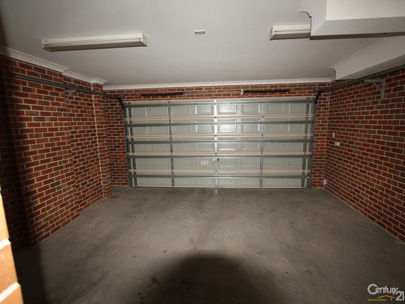 13/17 GREENFINCH STREET, Green Valley NSW 2168