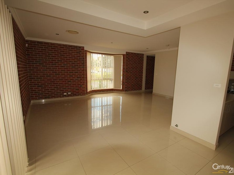 13/17 GREENFINCH STREET, Green Valley NSW 2168