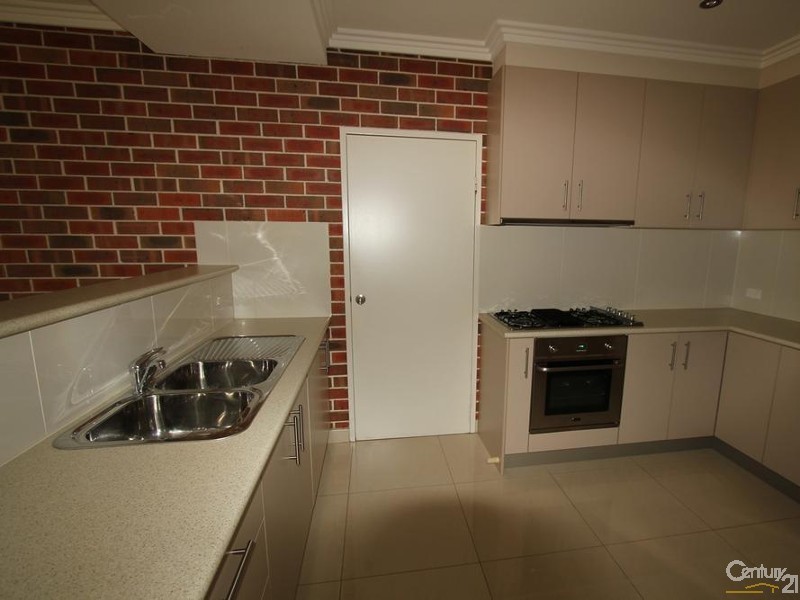 13/17 GREENFINCH STREET, Green Valley NSW 2168