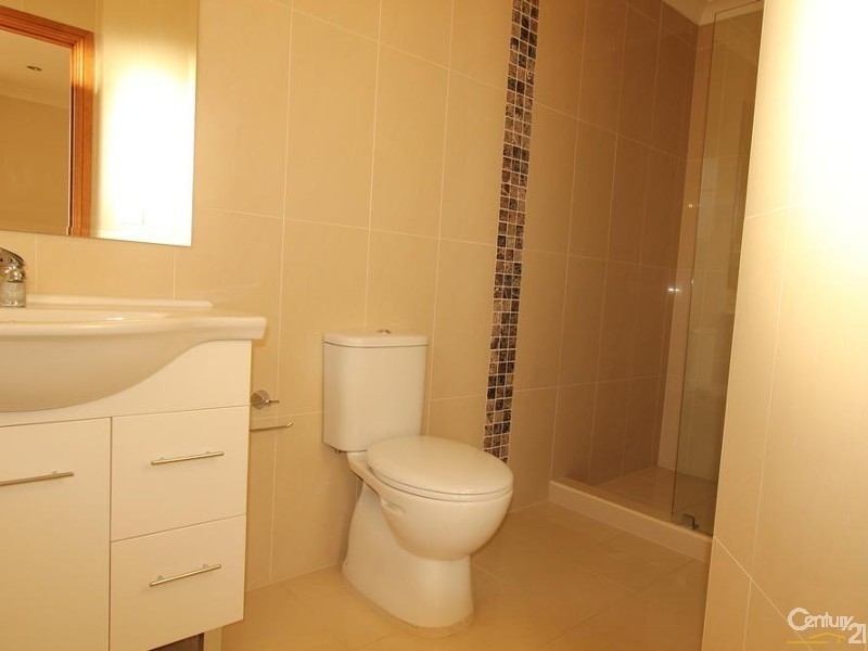 13/17 GREENFINCH STREET, Green Valley NSW 2168