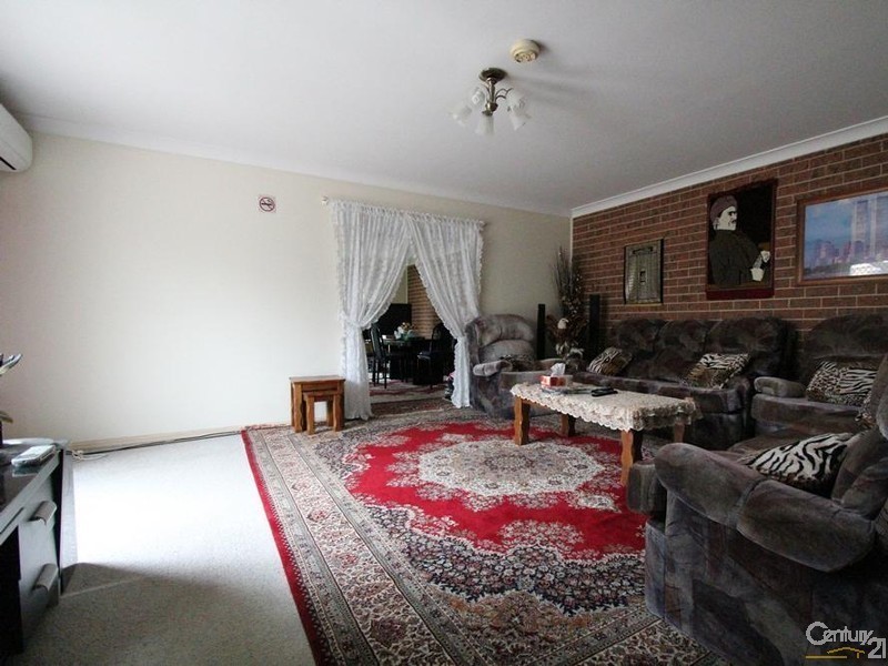 136A Renton Avenue, Moorebank NSW 2170