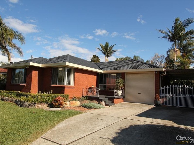 10 METCALFE AVENUE, Moorebank NSW 2170