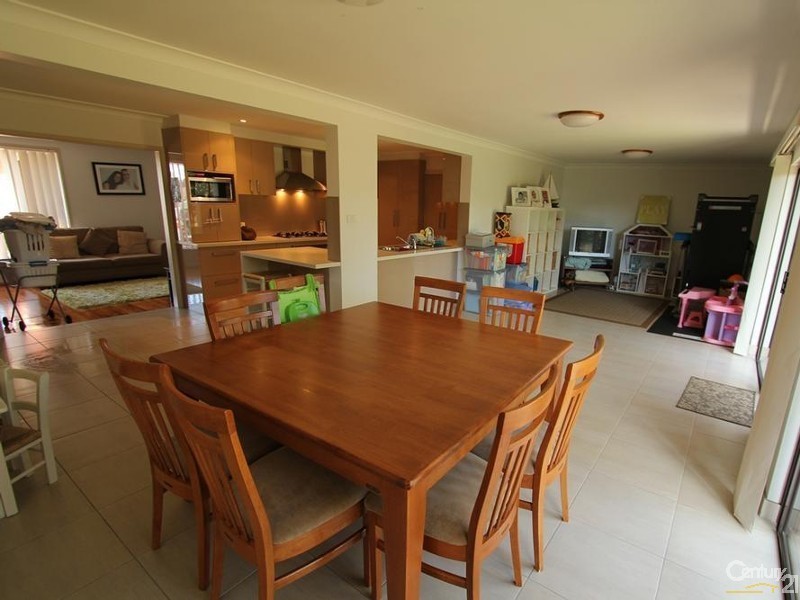 10 METCALFE AVENUE, Moorebank NSW 2170