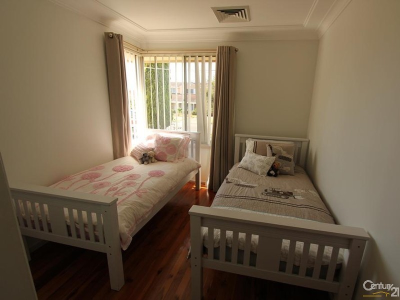 10 METCALFE AVENUE, Moorebank NSW 2170