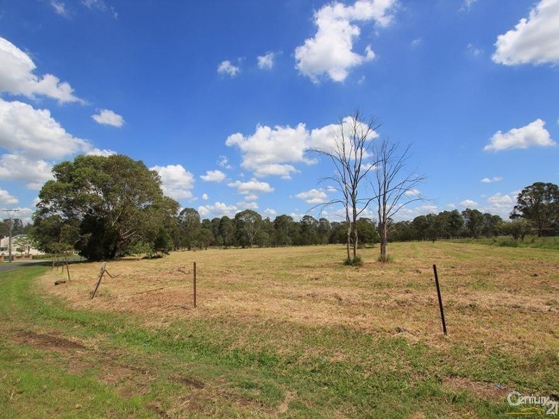 65 Clementson Drive, Rossmore NSW 2557