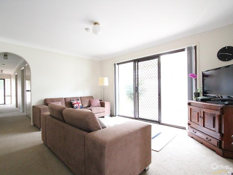 16 Morton Court, Wattle Grove NSW 2173