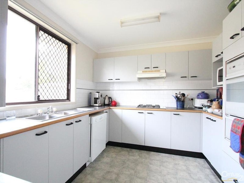 16 Morton Court, Wattle Grove NSW 2173