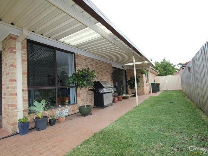 16 Morton Court, Wattle Grove NSW 2173