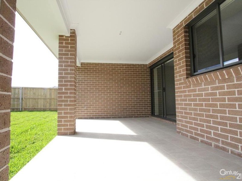 4 Sandhurst Drive, Gregory Hills NSW 2557