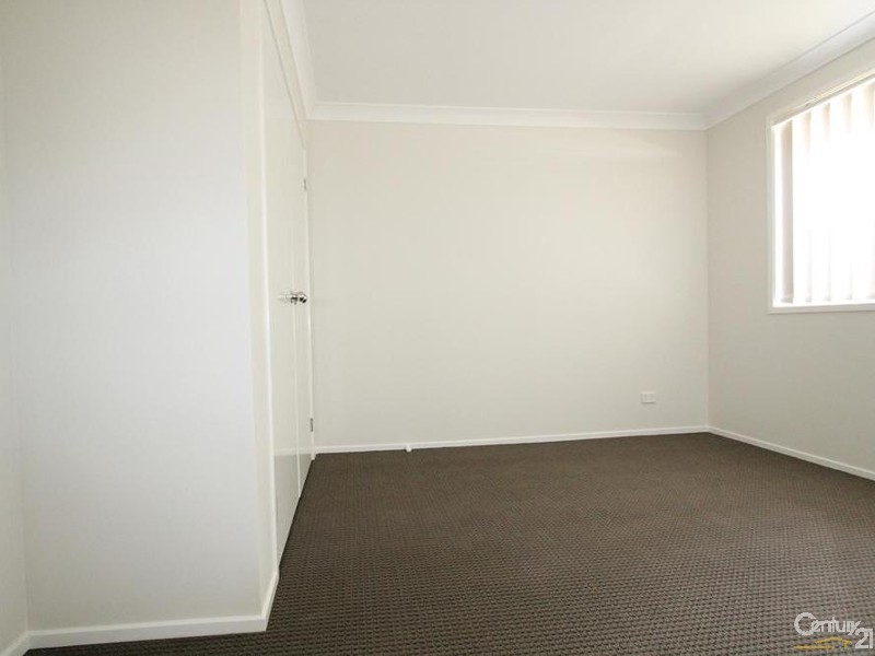 4 Sandhurst Drive, Gregory Hills NSW 2557