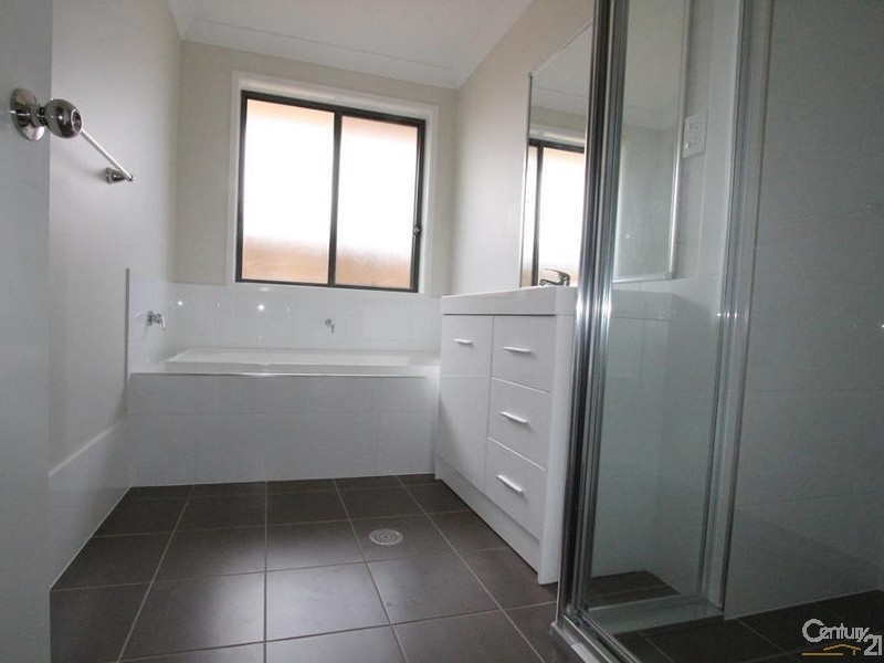 4 Sandhurst Drive, Gregory Hills NSW 2557