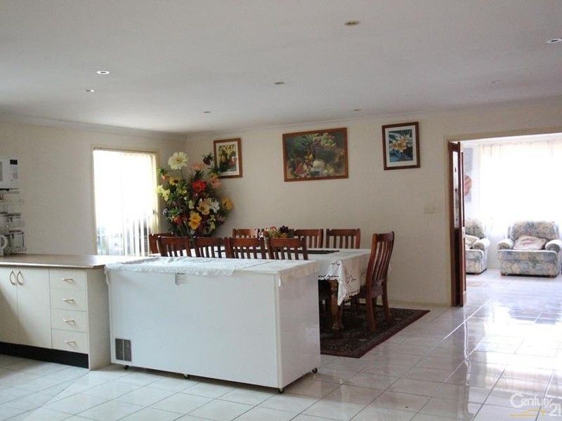 10 Chienti Place, Prestons NSW 2170