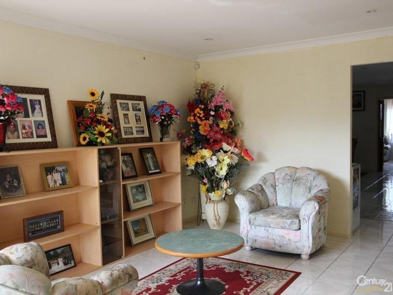 10 Chienti Place, Prestons NSW 2170