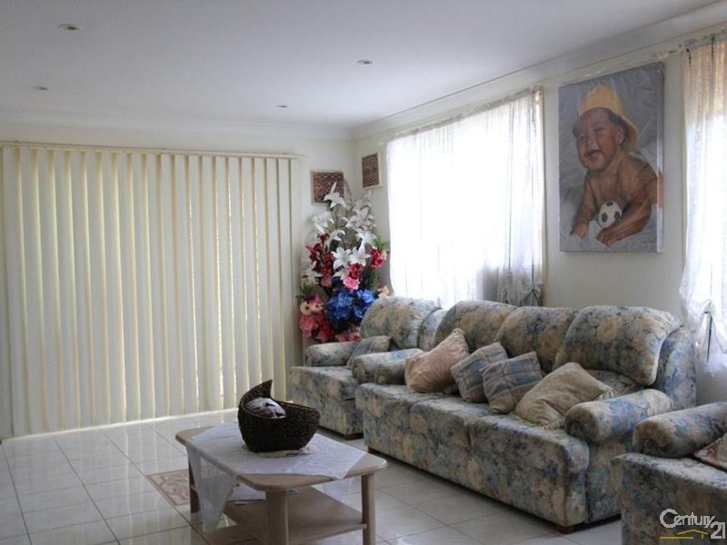 10 Chienti Place, Prestons NSW 2170