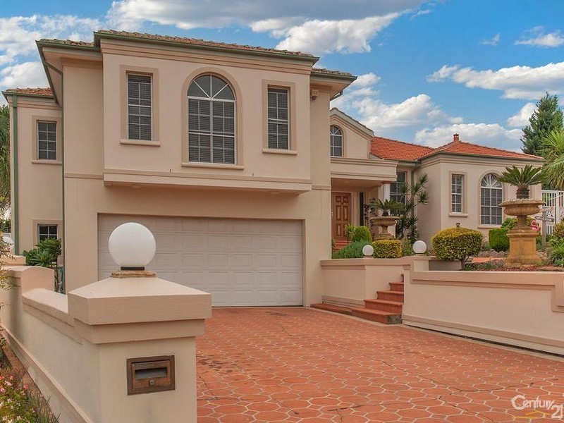 4 Paddock Close, Casula NSW 2170