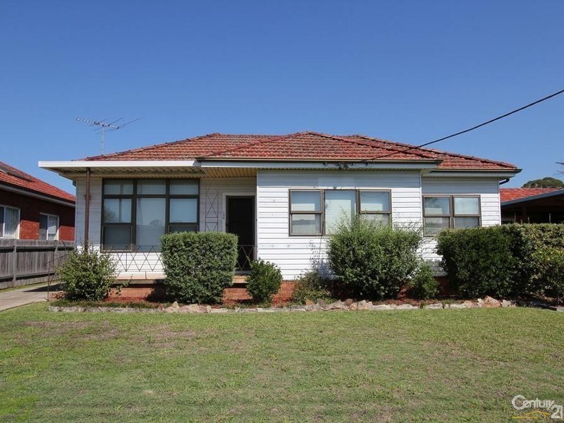 132 Hoxton Park Road, Lurnea NSW 2170