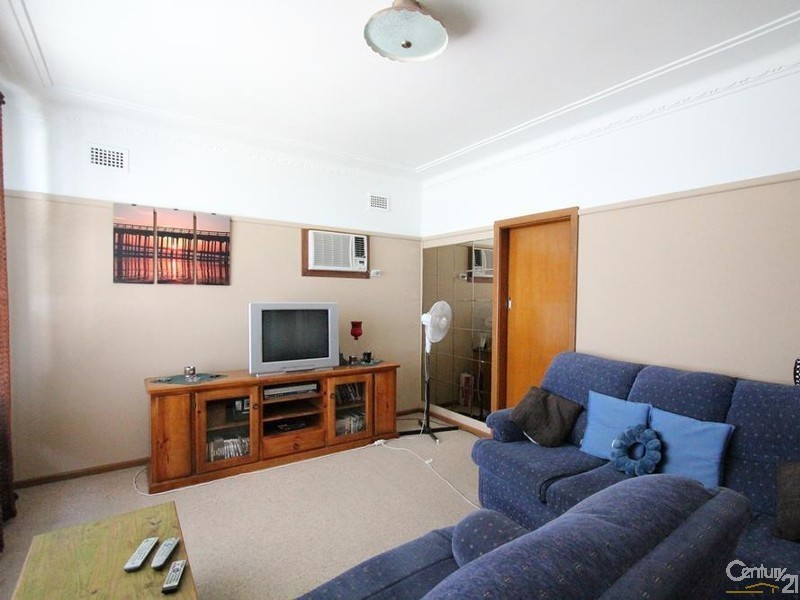 132 Hoxton Park Road, Lurnea NSW 2170