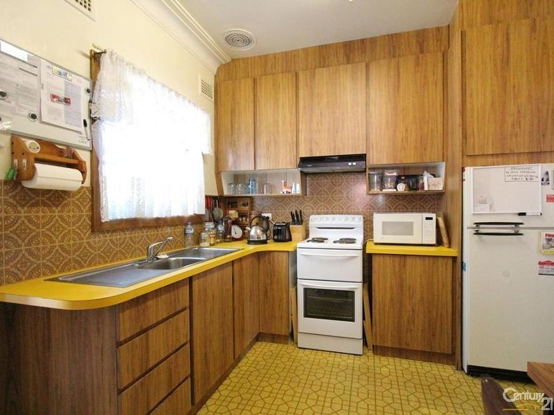 132 Hoxton Park Road, Lurnea NSW 2170