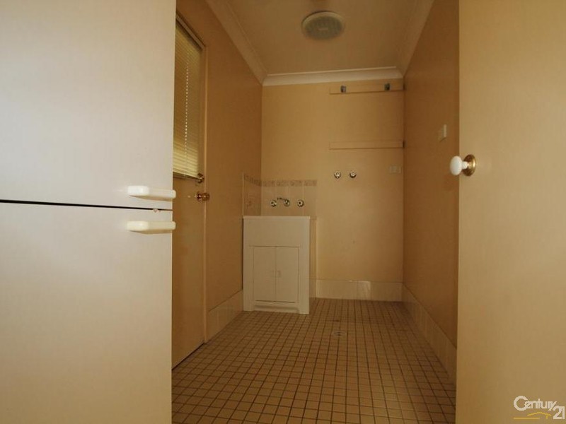 5 TIMBARA COURT, Wattle Grove NSW 2173