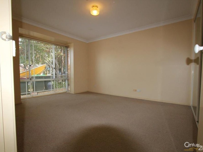 5 TIMBARA COURT, Wattle Grove NSW 2173