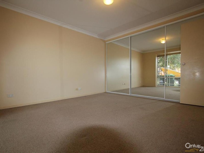 5 TIMBARA COURT, Wattle Grove NSW 2173