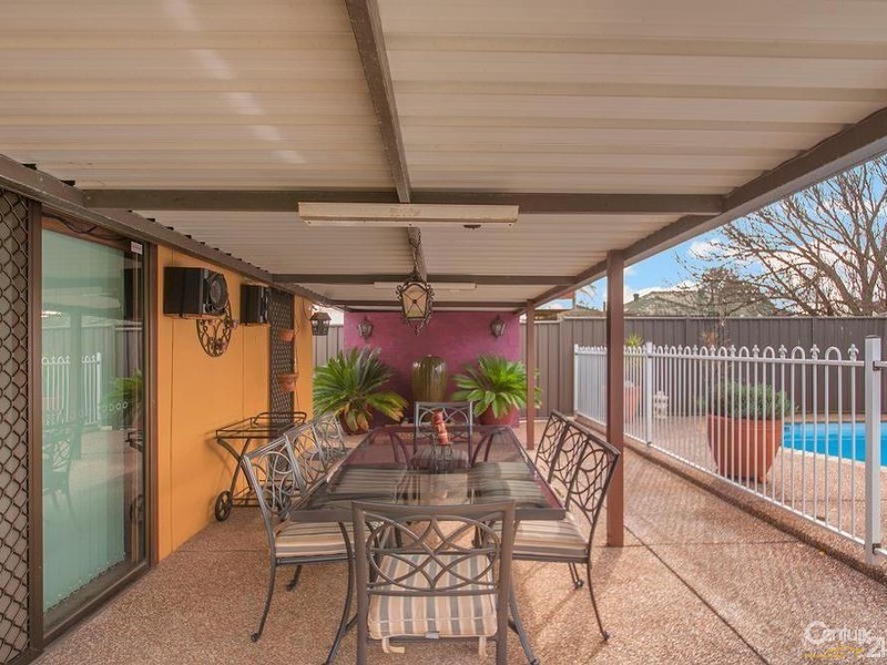 21 Eureka Crescent, Sadleir NSW 2168
