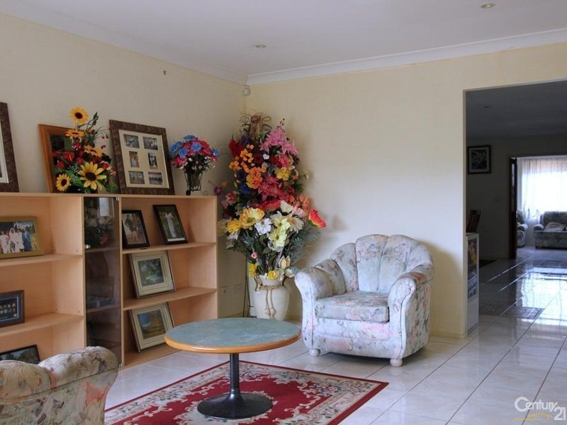 10 CHIENTI PLACE, Prestons NSW 2170