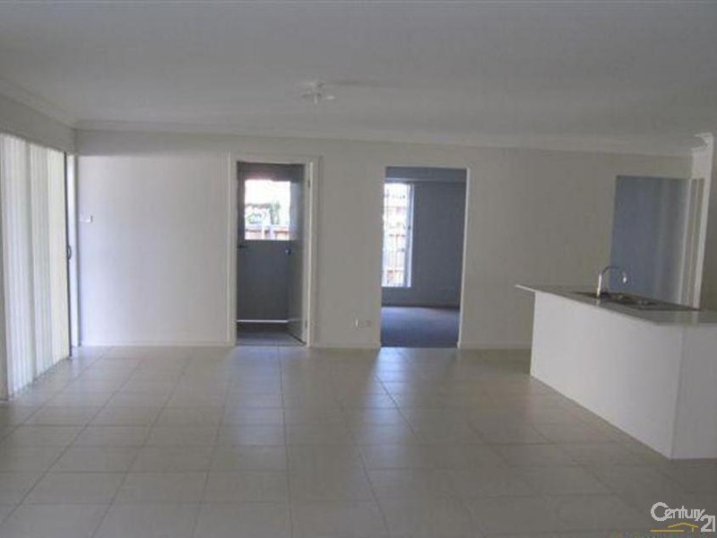 10 ASTON CLOSE, Hoxton Park NSW 2171