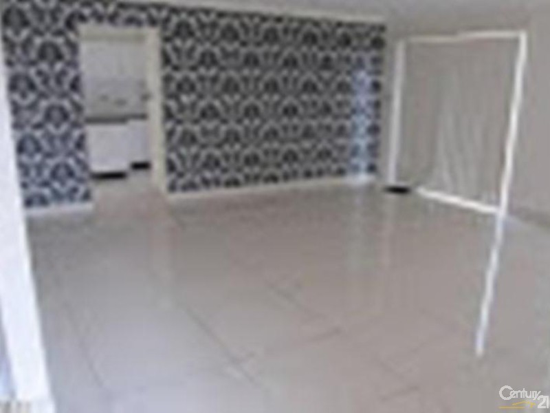 1 CLUNE CLOSE, Casula NSW 2170