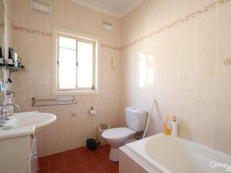 82 Woodlands Road, Liverpool NSW 2170