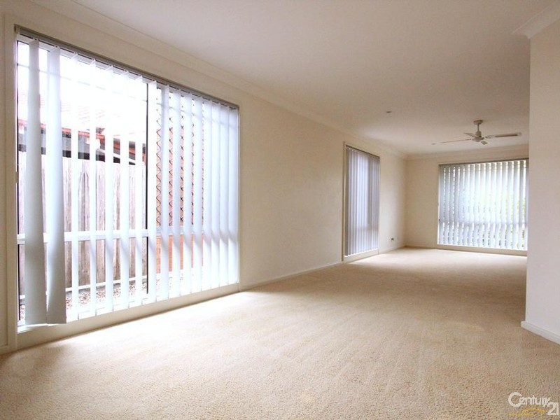 9 BODALLA COURTT, Wattle Grove NSW 2173