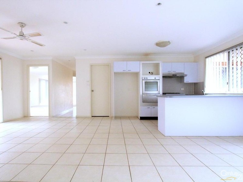 9 BODALLA COURTT, Wattle Grove NSW 2173