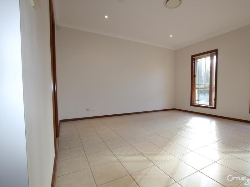 1 BOLTONS STREET, Horningsea Park NSW 2171