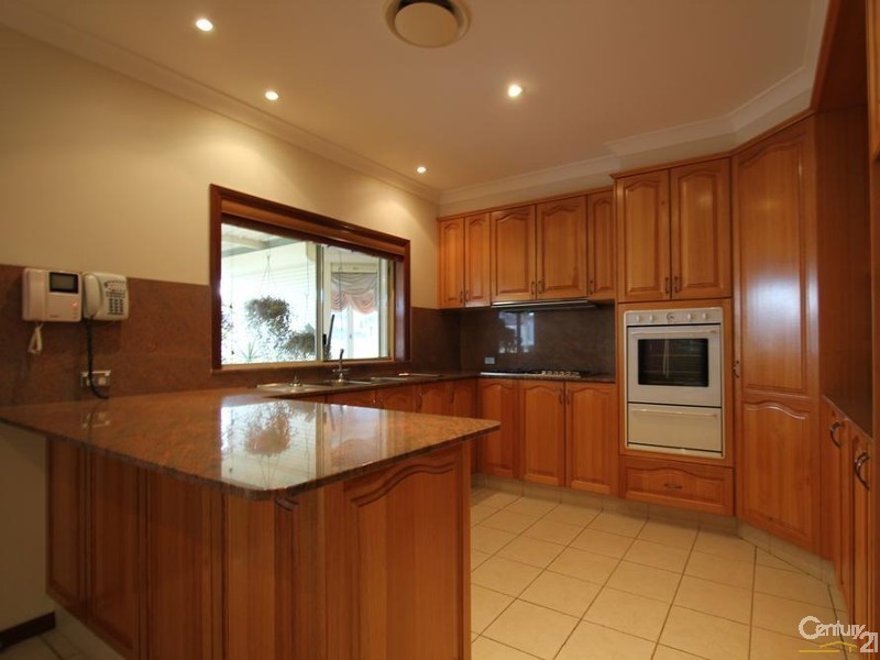1 BOLTONS STREET, Horningsea Park NSW 2171
