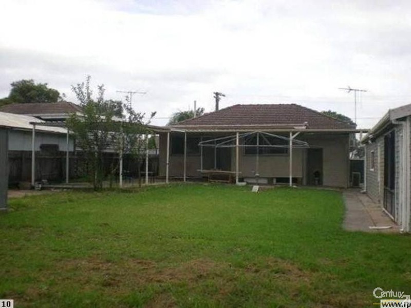 25 DALE AVENUE, Liverpool NSW 2170