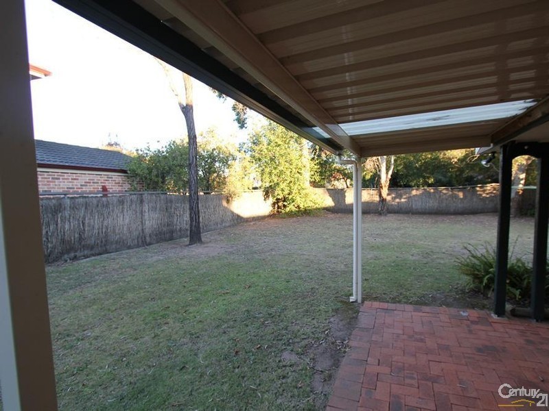 7 BANKSIA PLACE, Wattle Grove NSW 2173