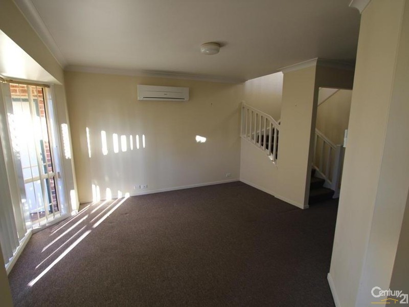 7 BANKSIA PLACE, Wattle Grove NSW 2173