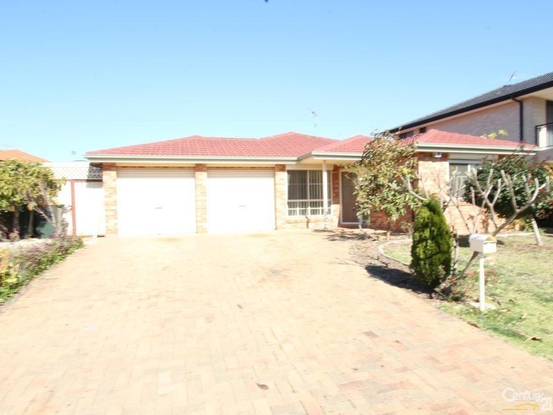 10 CHIENTI PLACE, Prestons NSW 2170
