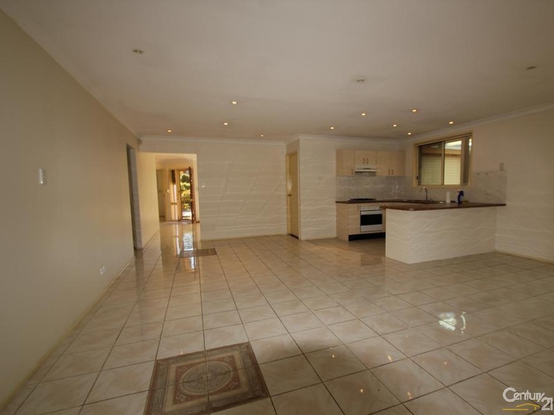 10 CHIENTI PLACE, Prestons NSW 2170