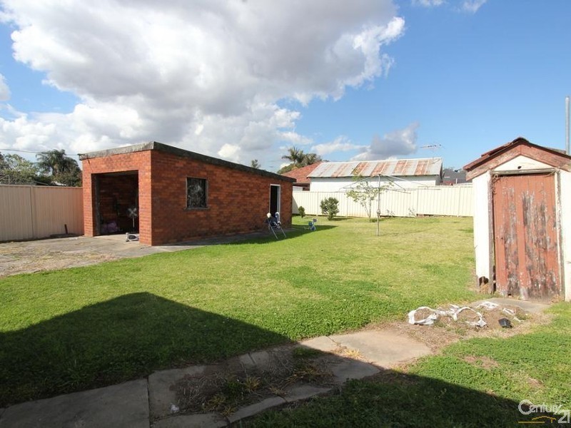 42 Market Street, Moorebank NSW 2170