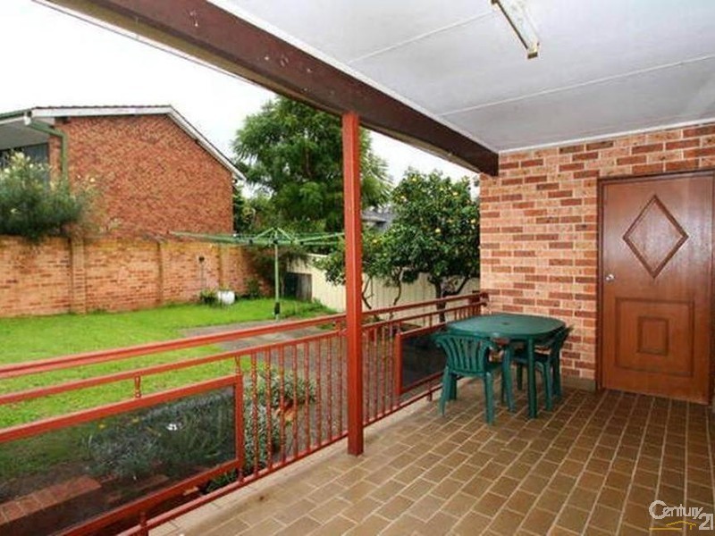 6 BUCKLAND ROAD, Casula NSW 2170