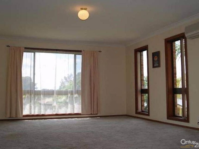 6 BUCKLAND ROAD, Casula NSW 2170