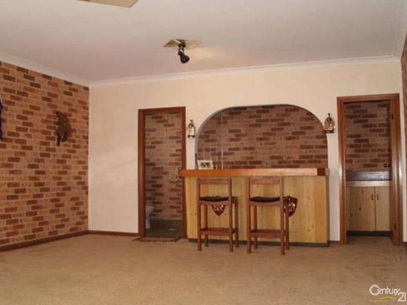 6 BUCKLAND ROAD, Casula NSW 2170