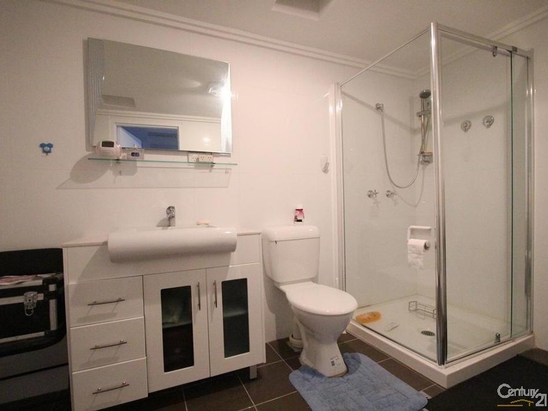 2/73-75 Cockatiel Cct, Green Valley NSW 2168