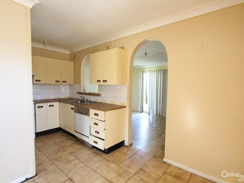 8 Charter Street, Sadleir NSW 2168