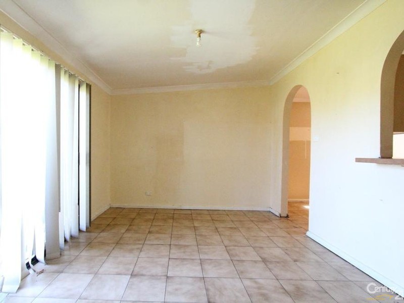 8 Charter Street, Sadleir NSW 2168