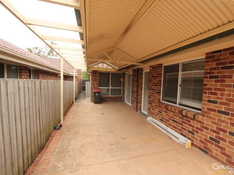 19 FARNBOROUGH COURT, Wattle Grove NSW 2173