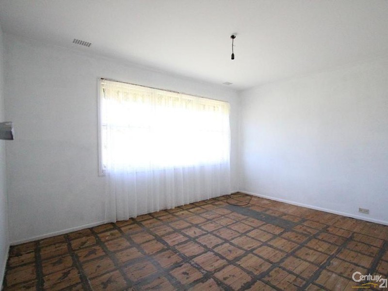 43 Amalfi Street, Lurnea NSW 2170