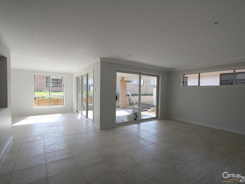 16 HOBBS STREET, Horsley NSW 2530