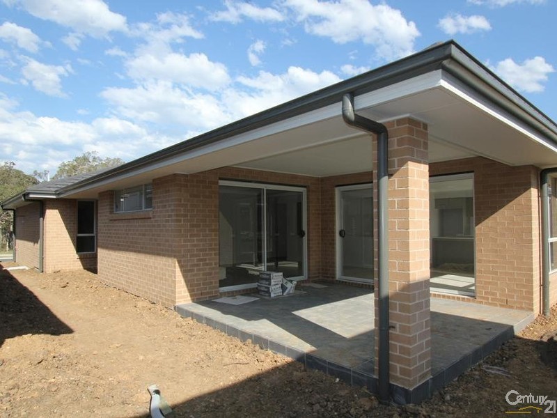 16 HOBBS STREET, Horsley NSW 2530